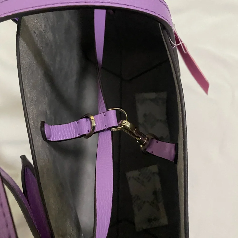 light purple bag. - Picture 4 of 5